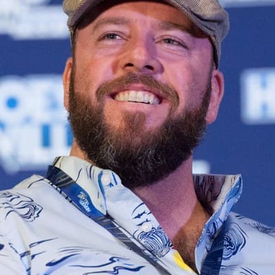 Chris Sullivan